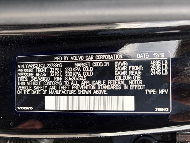 Used 2020 Black Volvo Momentum image 25