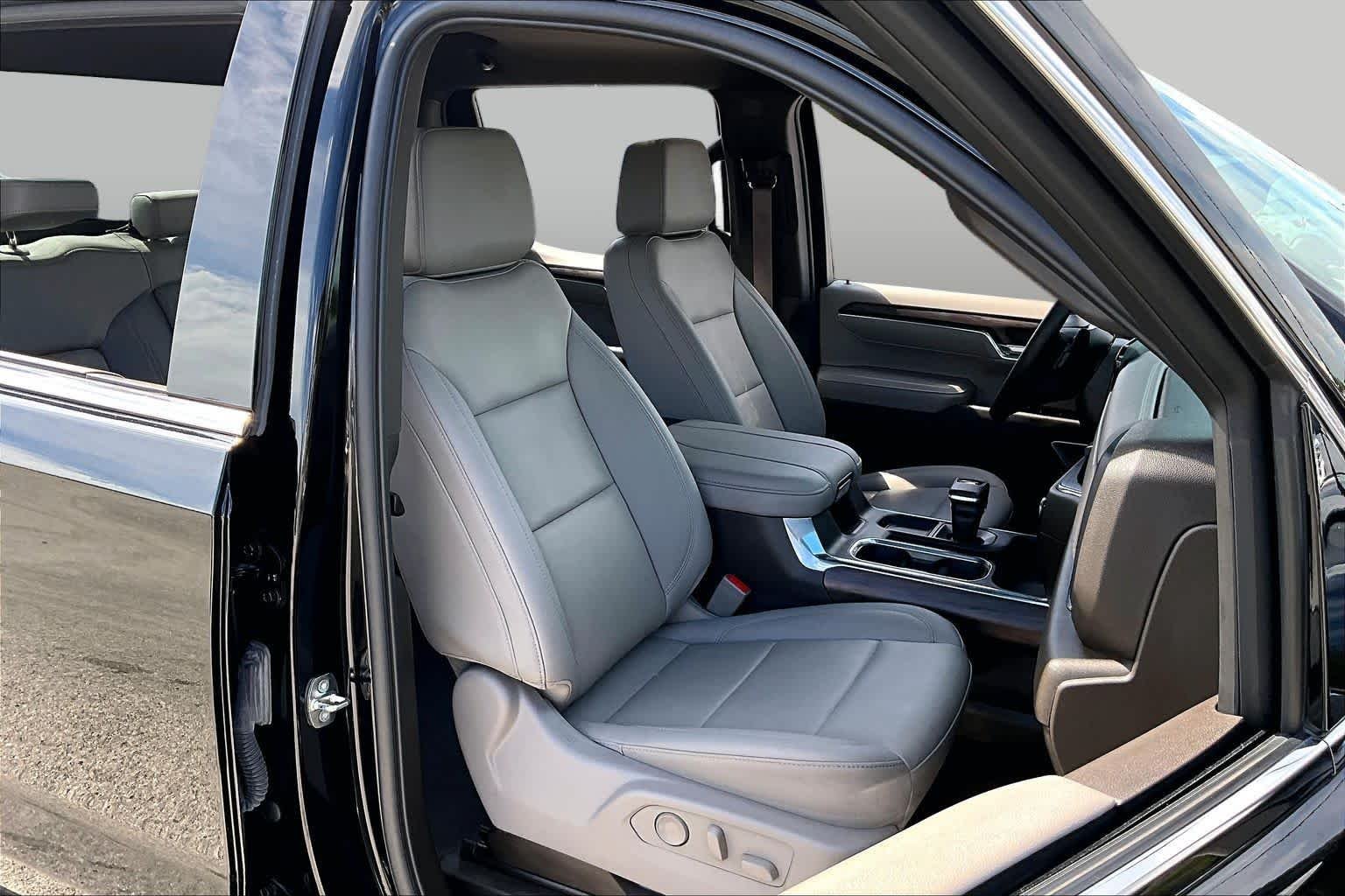 Used 2023 Onyx Black GMC SLT image 9