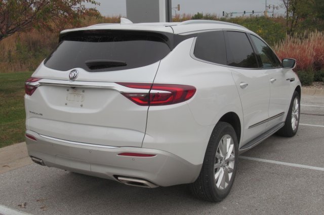 2021 Buick Enclave Premium photo 2