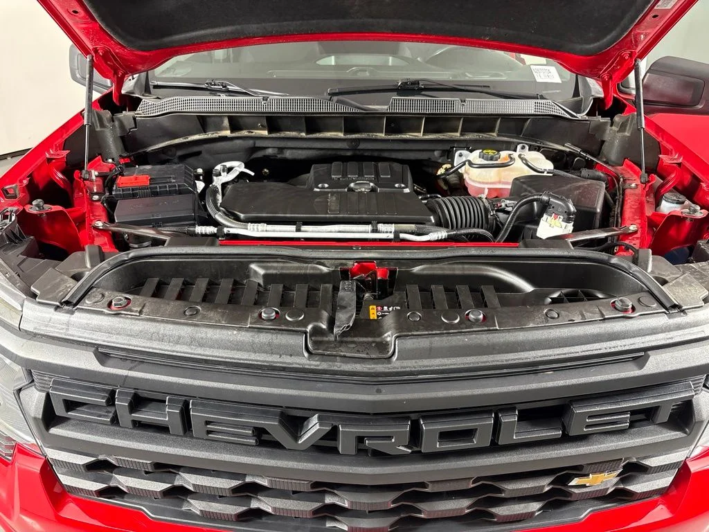 Used 2025 Red Chevrolet Custom image 41