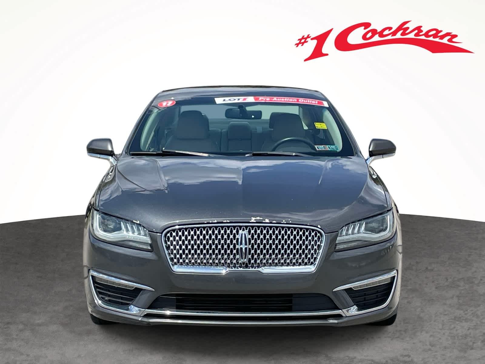 Used 2017 Magnetic Gray Metallic Lincoln Premiere image 11
