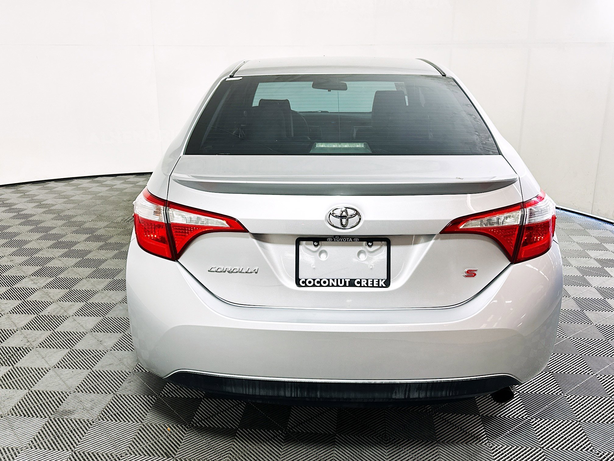 2015 Toyota Corolla thumbnail 7