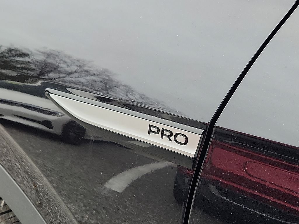 Used 2025 Black Volkswagen Pro image 30