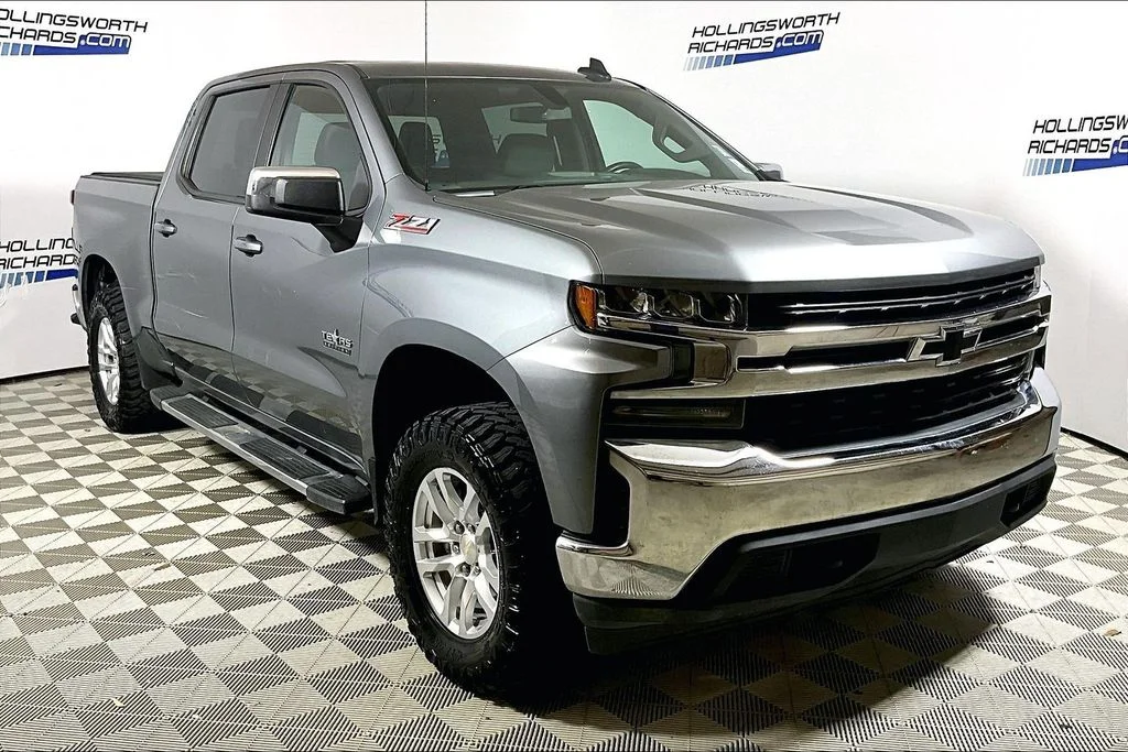 Used 2021 Satin Steel Metallic Chevrolet LT image 3