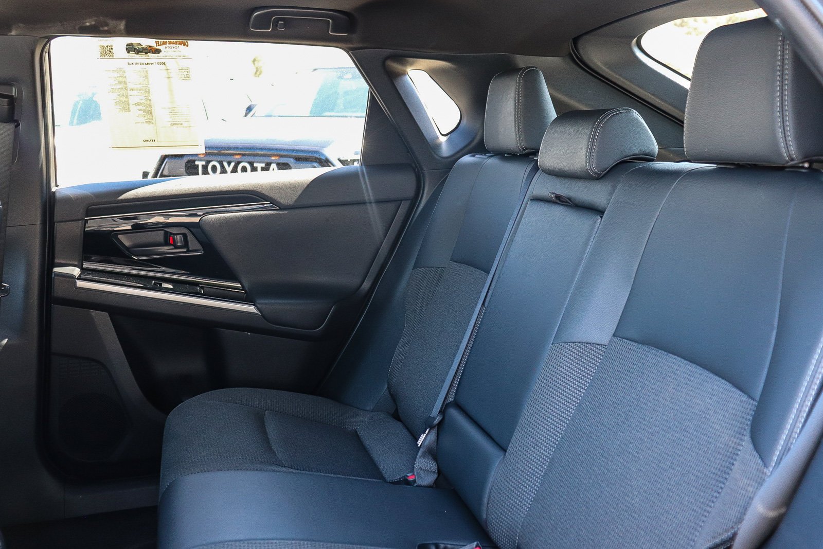 Used 2023  Toyota XLE image 18