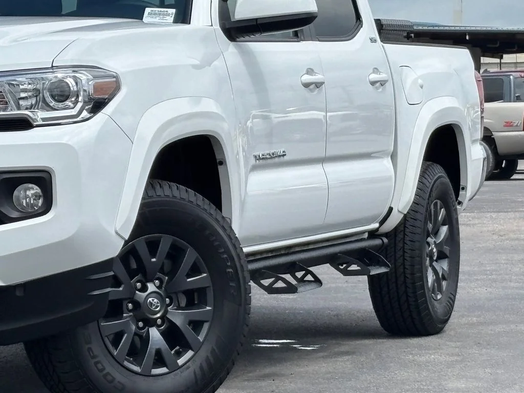 Used 2023 White Toyota SR5 image 3