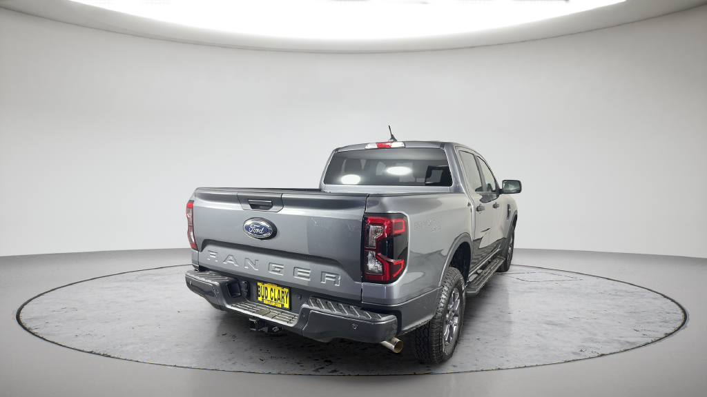New 2026 Carbonized Gray Metallic Ford XLT image 9