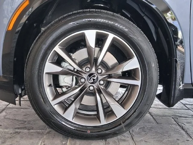 New 2027 MOONBOW BLUE INFINITI Luxe AWD image 25