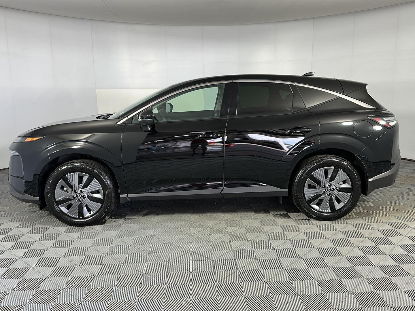 Used 2025 Super Black Nissan SL image 20