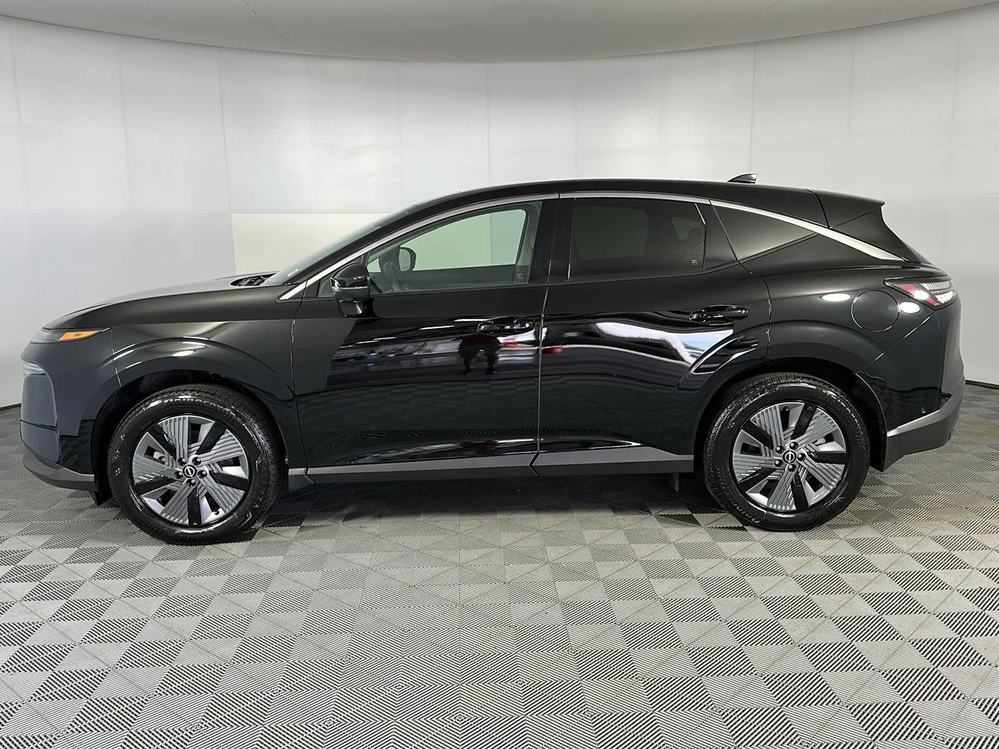 Used 2025 Super Black Nissan SL image 20
