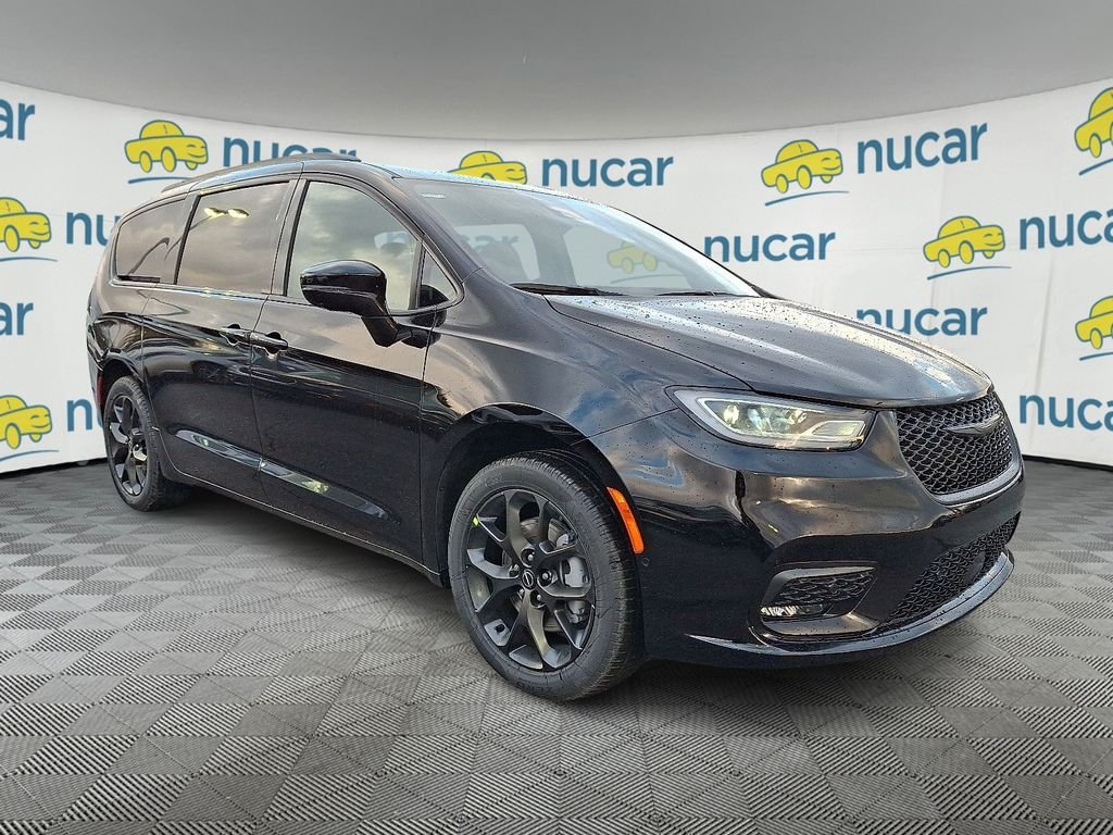 2026 Chrysler Pacifica Select AWD's photo