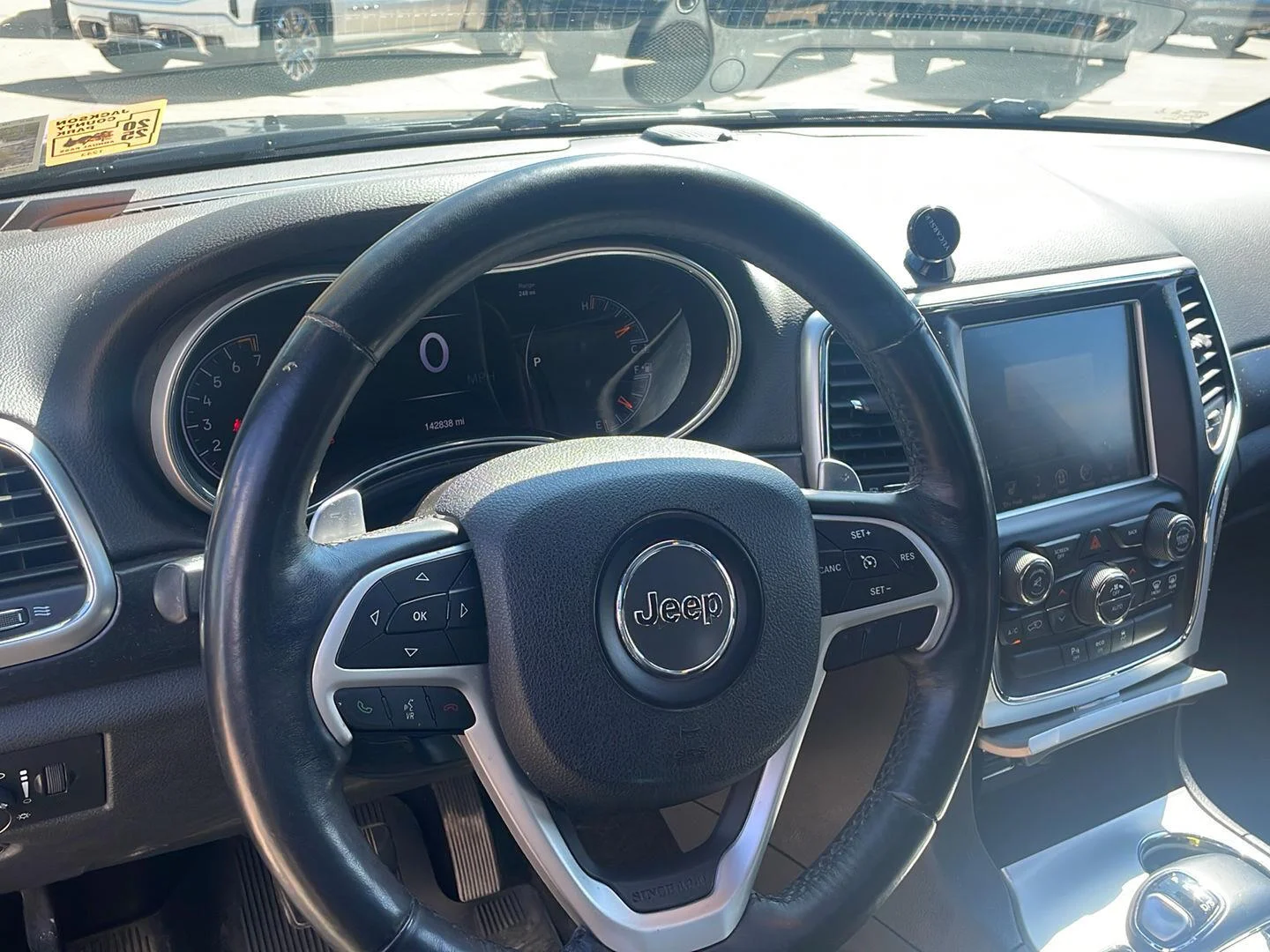 Used 2015 Gray Jeep Altitude image 10