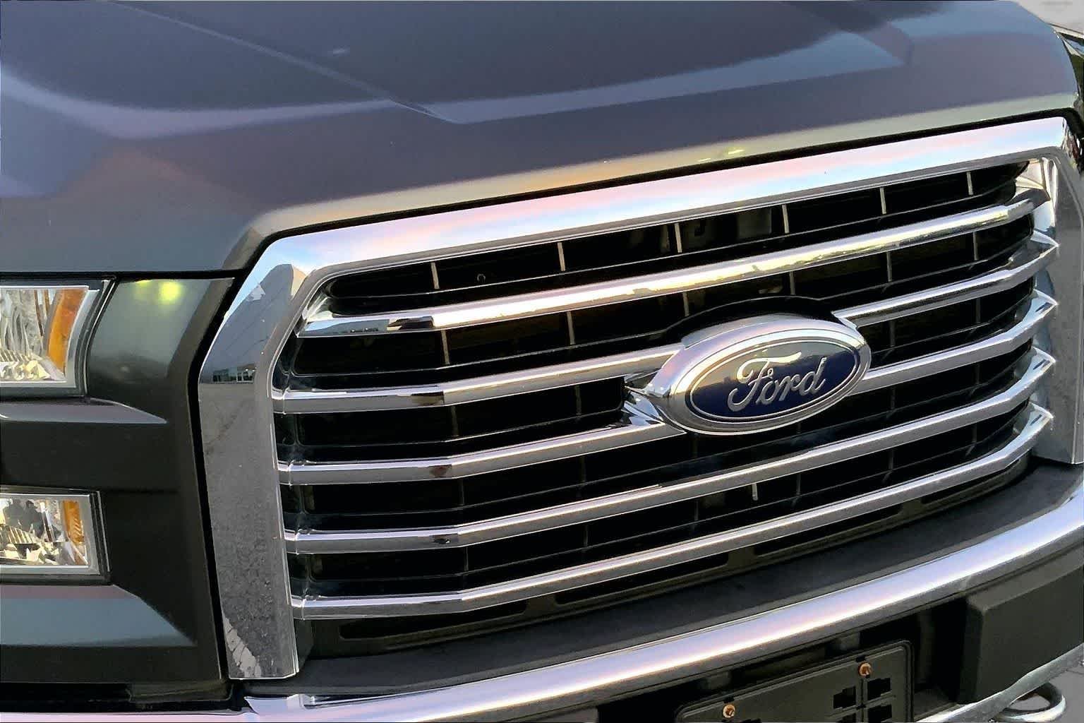 Used 2015 Magnetic Metallic Ford XLT image 27
