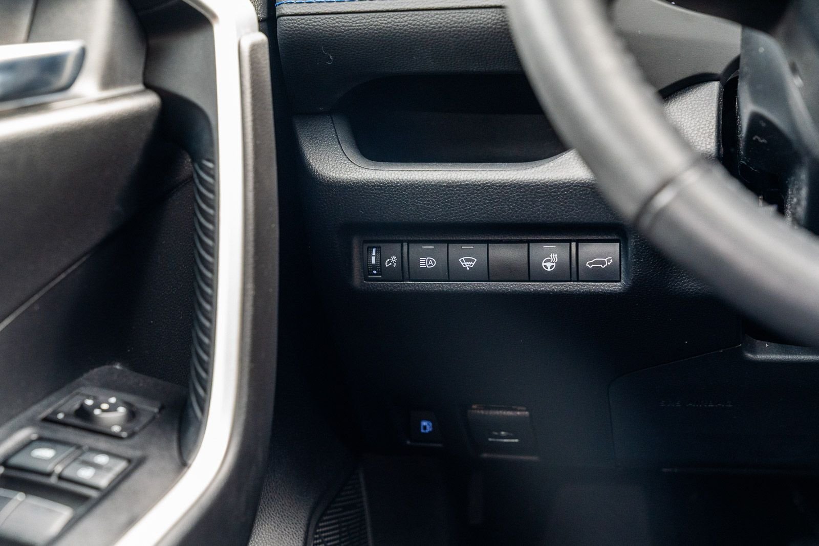 2022 Toyota RAV4 SE - Photo 25