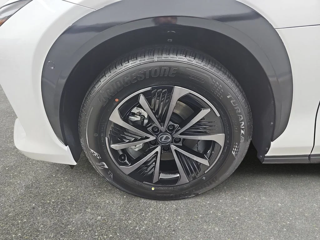 New 2026 Oxygen White Lexus PREMIUM AWD image 31