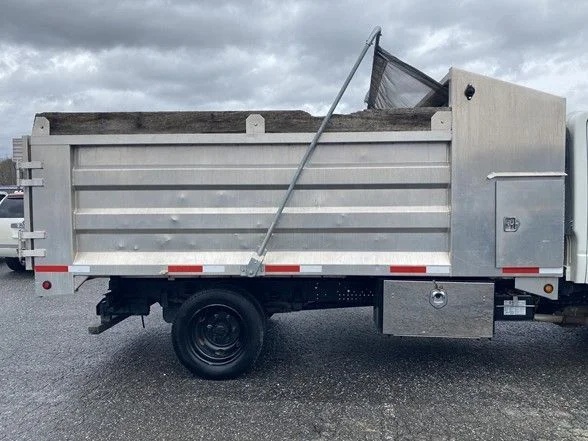 Used 2019 White Isuzu Dump Truck image 11