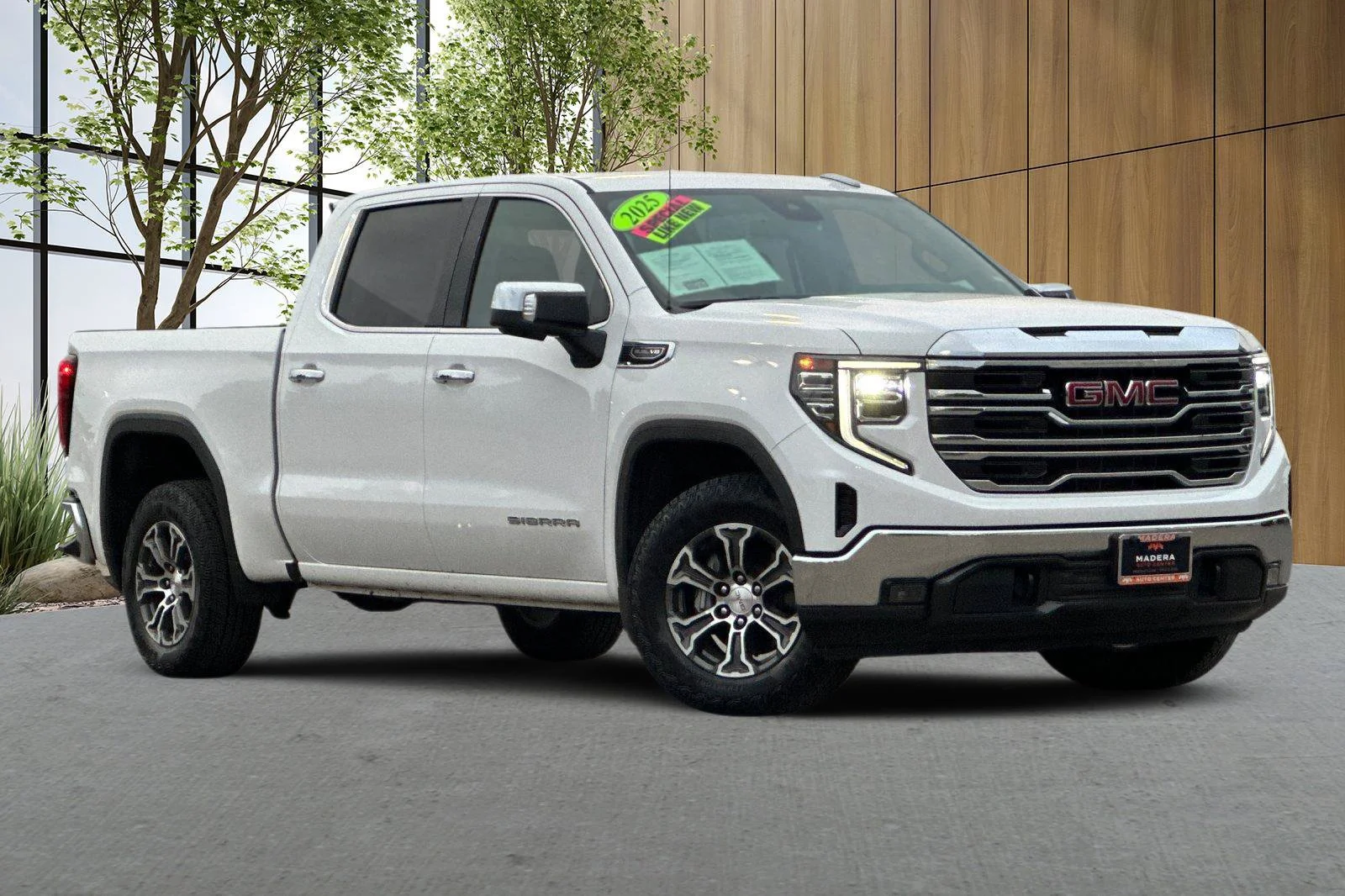 Used 2025 Summit White GMC SLT image 2