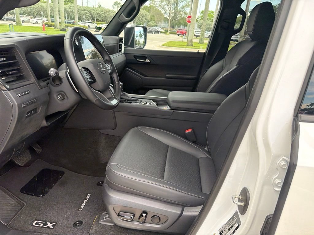 Used 2025 White Pearl Lexus GX 550 Premium+ image 5
