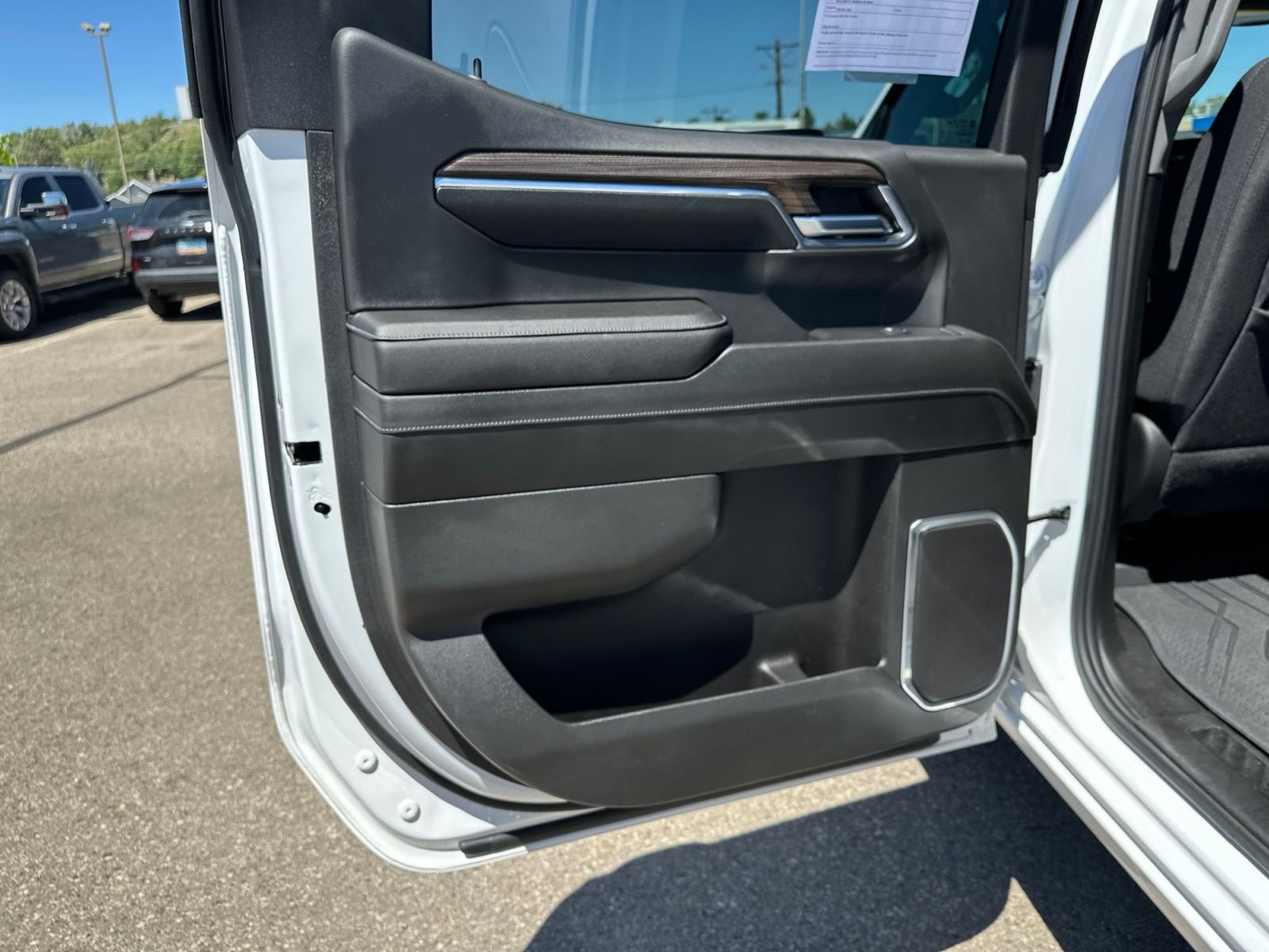 Used 2024 White Chevrolet LT image 23