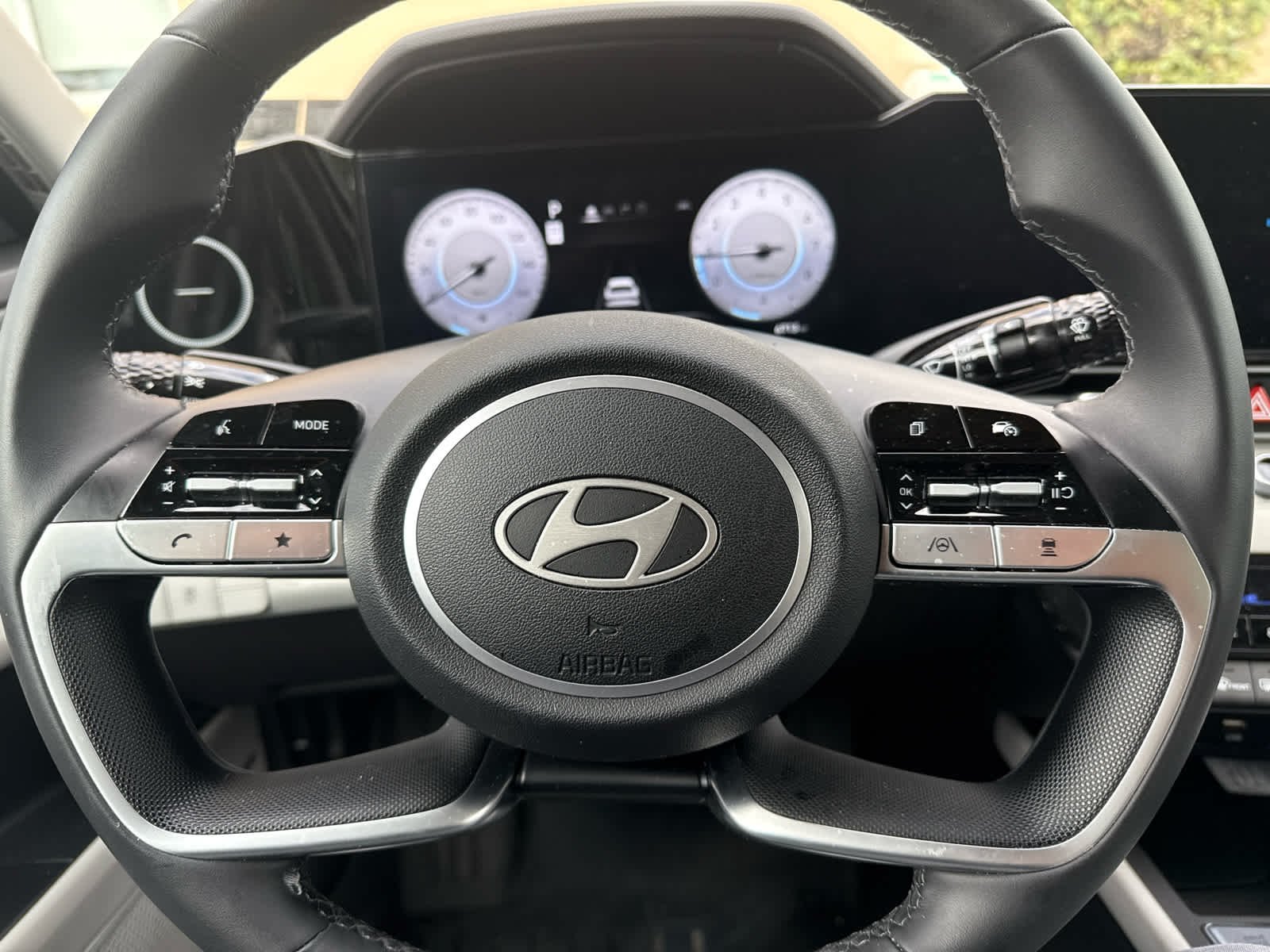Used 2025 Serenity White Hyundai Limited image 5