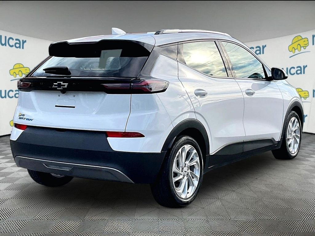 Used 2022 White Chevrolet LT image 6