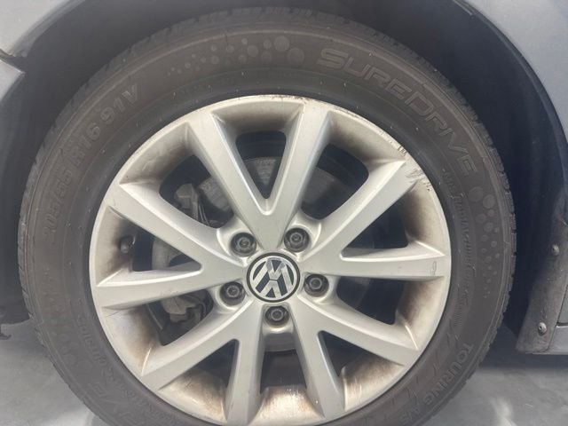 Used 2015 Gray Volkswagen 1.8T SE image 11