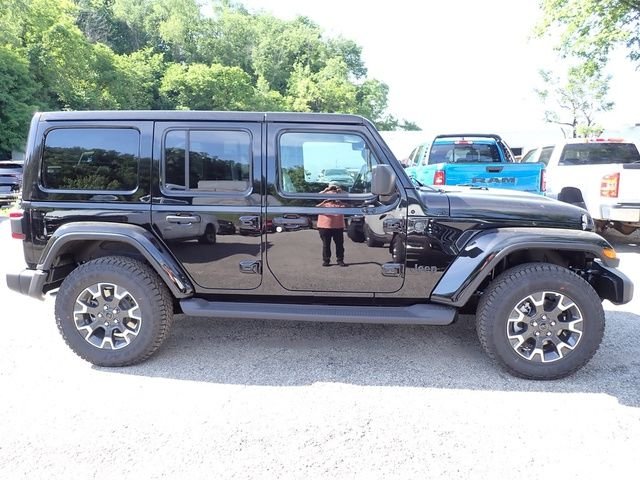 New 2026 Black Clear-Coat Exterior Paint Jeep Sahara image 9