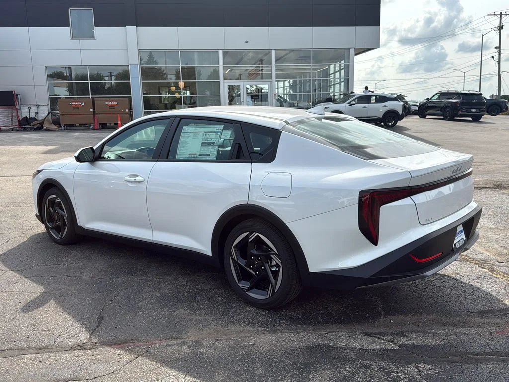 New 2026 White Kia EX image 3