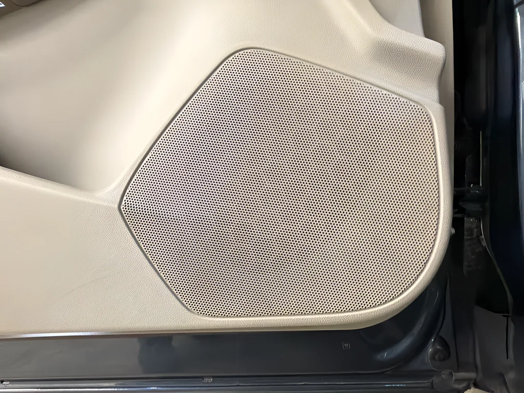 Used 2019 Gray Cadillac Premium Luxury image 30