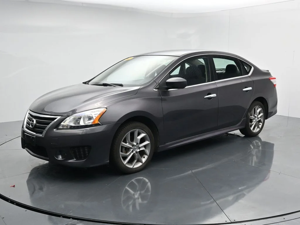 Used 2014 Gray Nissan SR image 4