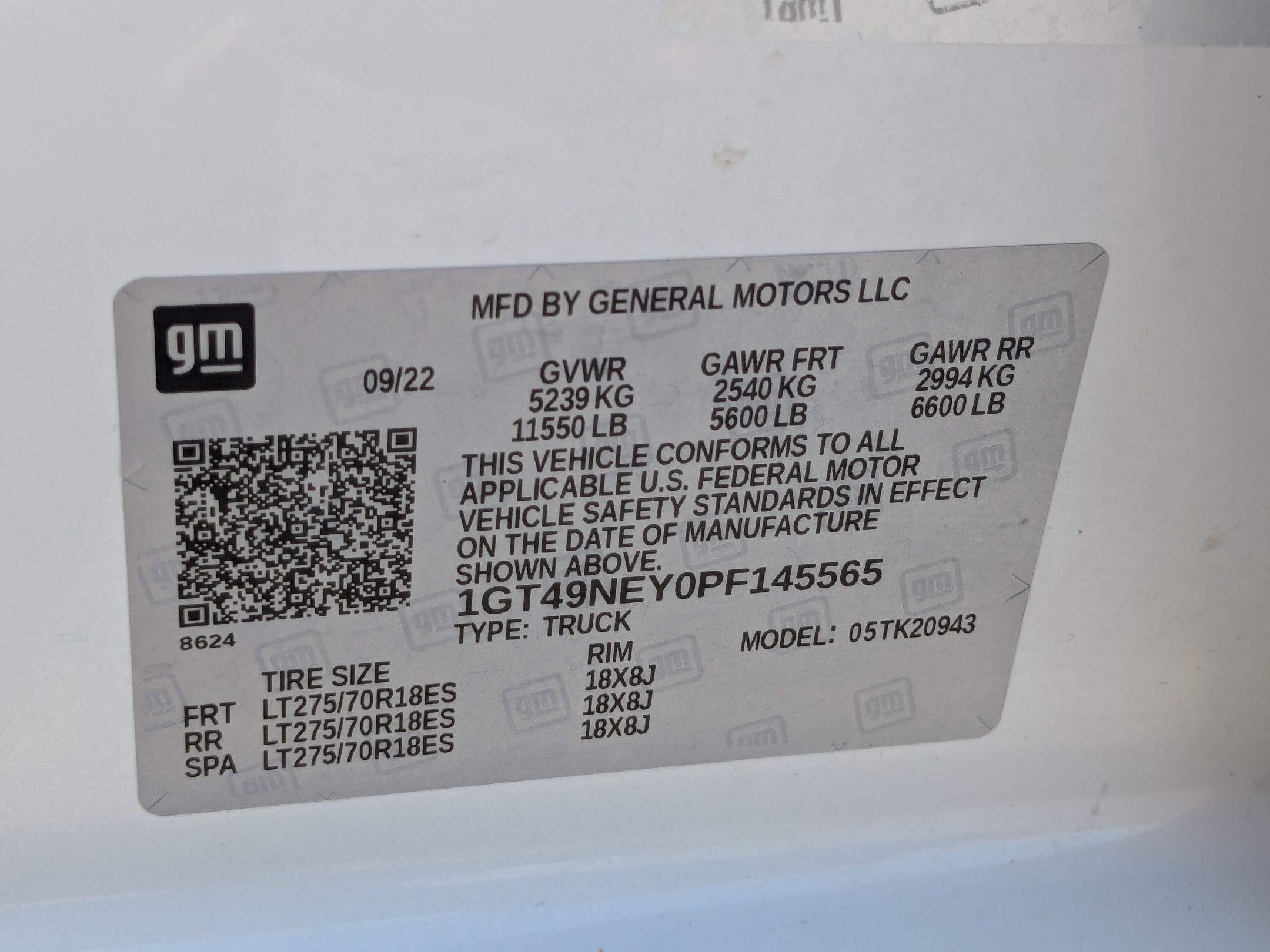 Used 2023 SUMMIT WHITE GMC SLT image 34