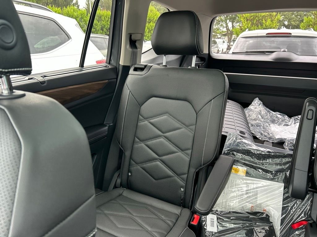 New 2026 Gray Volkswagen 2.0T SE w/Technology image 12