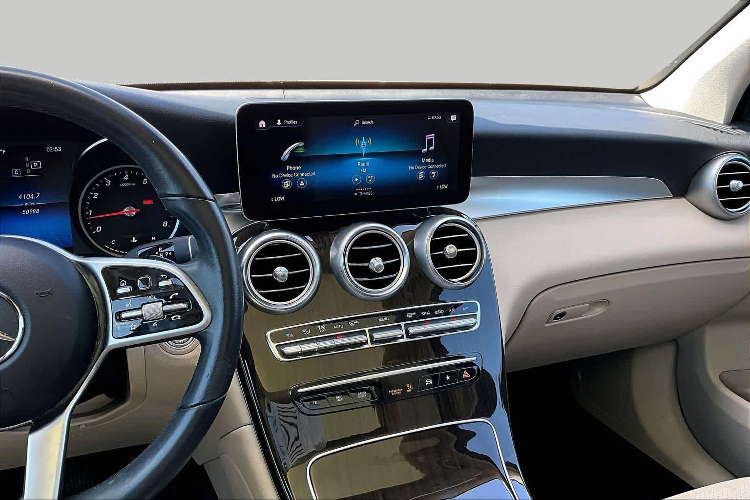 Used 2022 Polar White Mercedes-Benz GLC 300 image 7