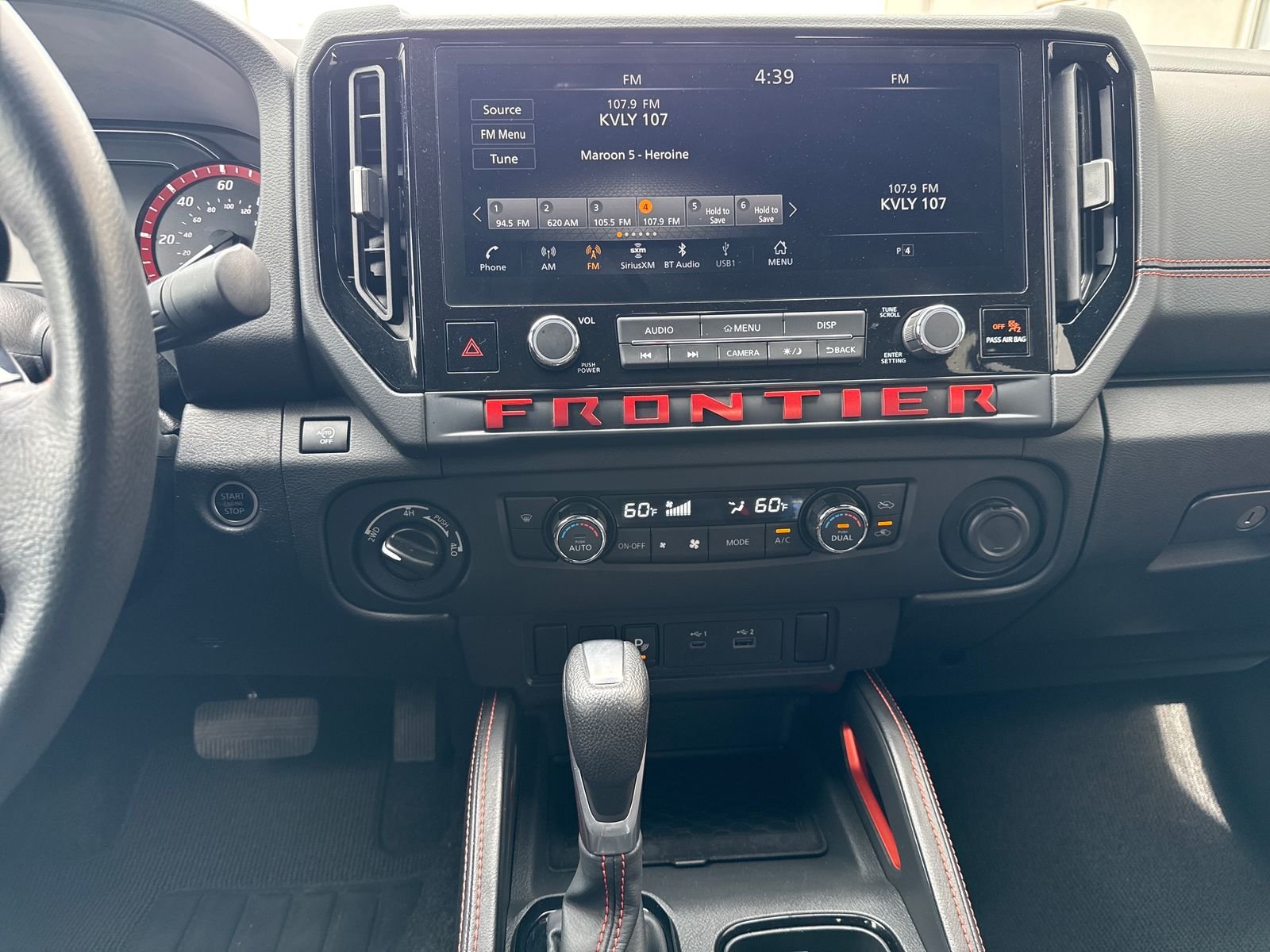 Used 2025 White Nissan PRO-4X image 18