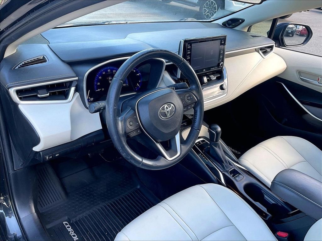 Used 2020 Black Toyota XLE image 8