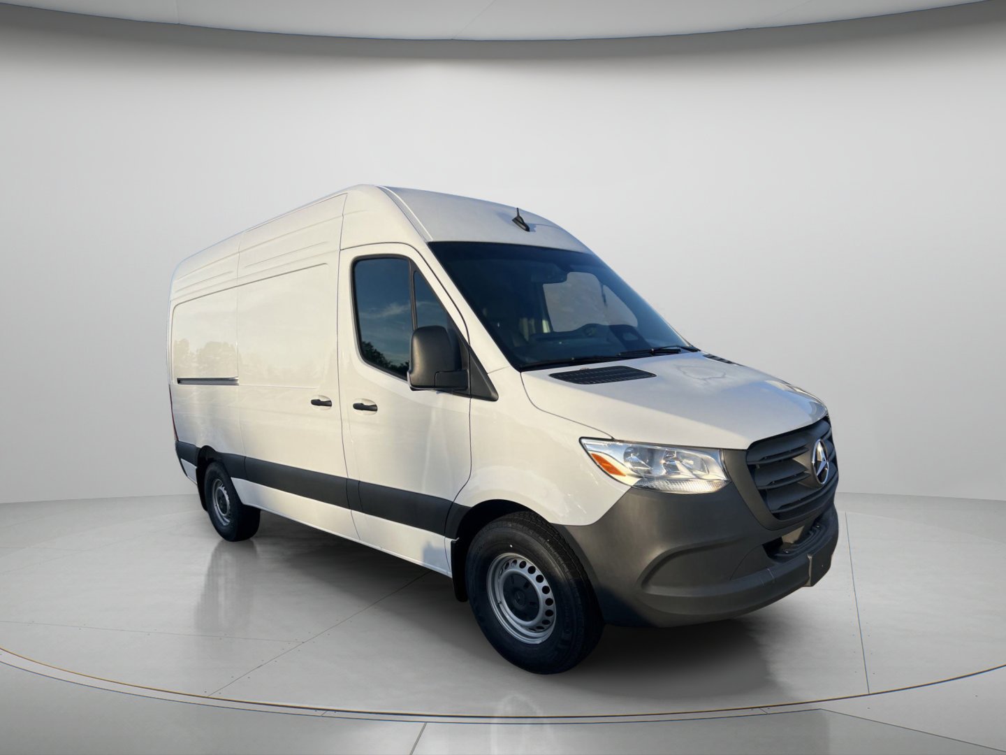 New 2025 Arctic+White Mercedes-Benz  image 6
