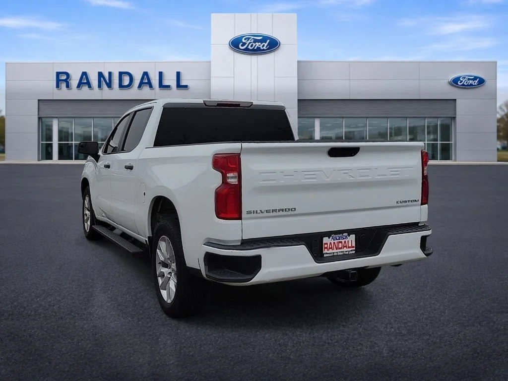 Used 2021 Summit White Chevrolet Custom image 4