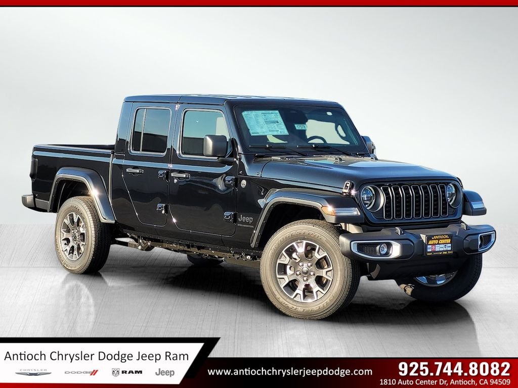 2026 Jeep Gladiator Sahara Auto's photo