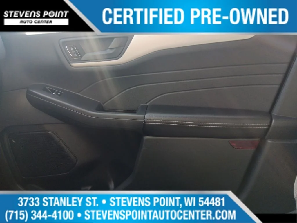 Used 2022 Red Metallic Ford SE image 25
