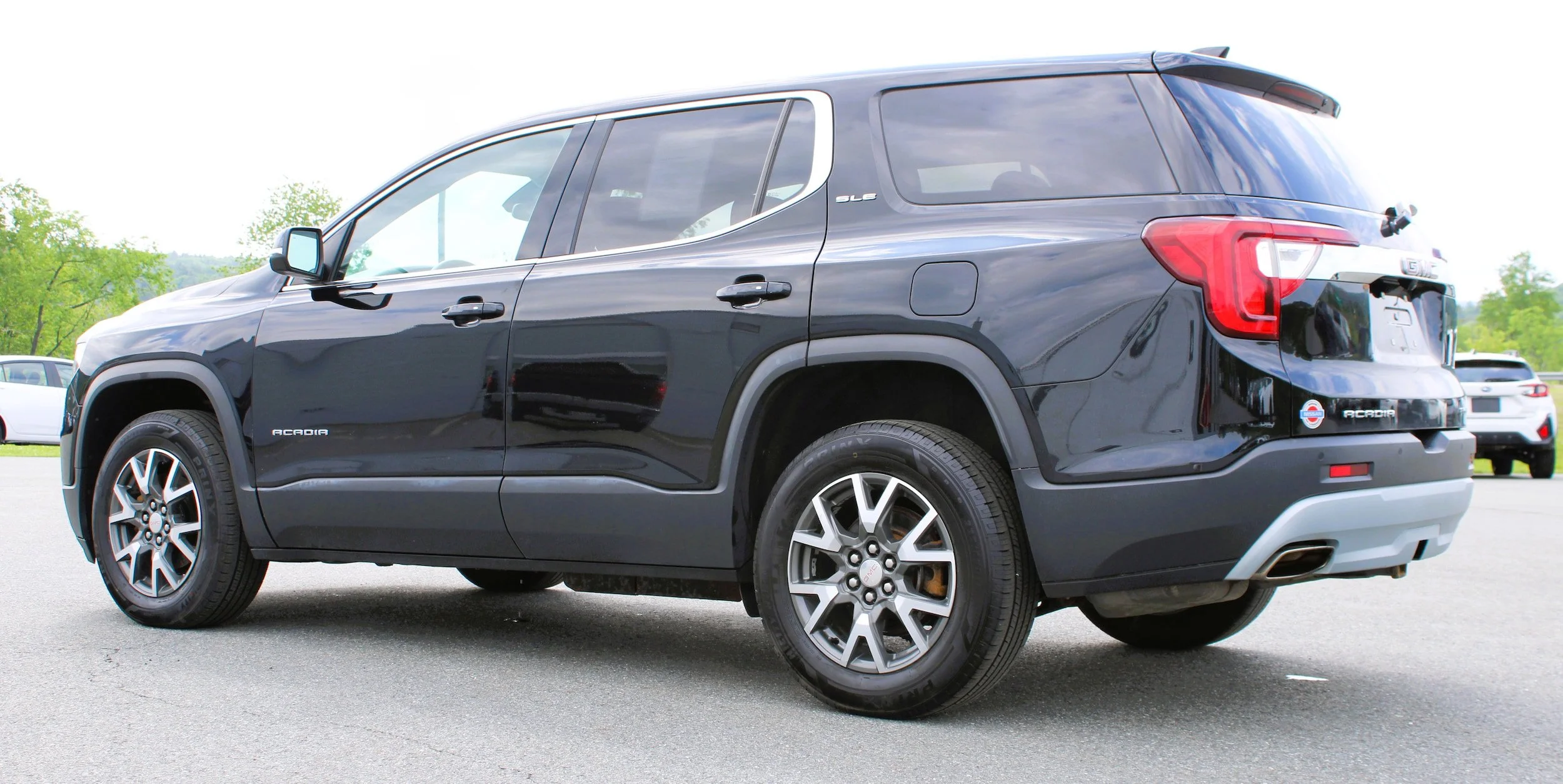 Used 2021 Ebony Twilight Metallic GMC SLE image 12