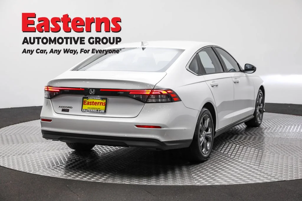 Used 2024 White Honda EX image 5