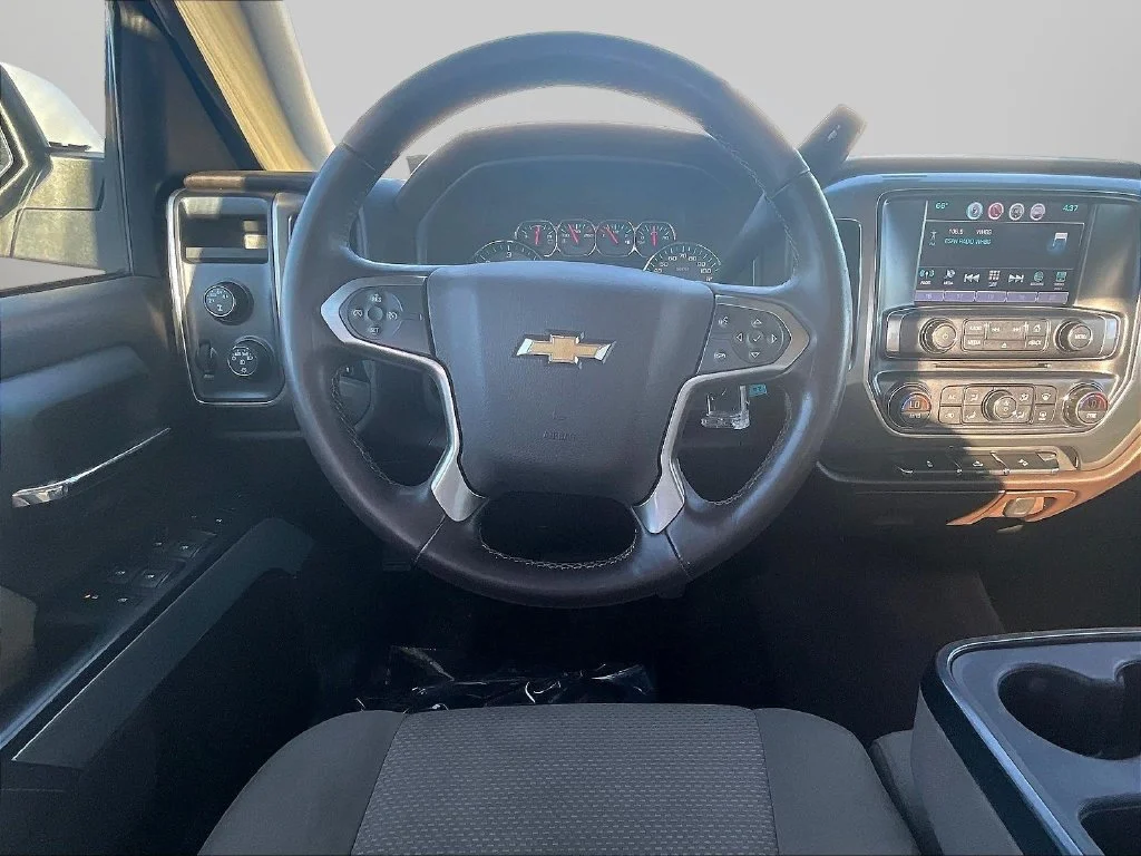 Used 2016 White Chevrolet LT image 9