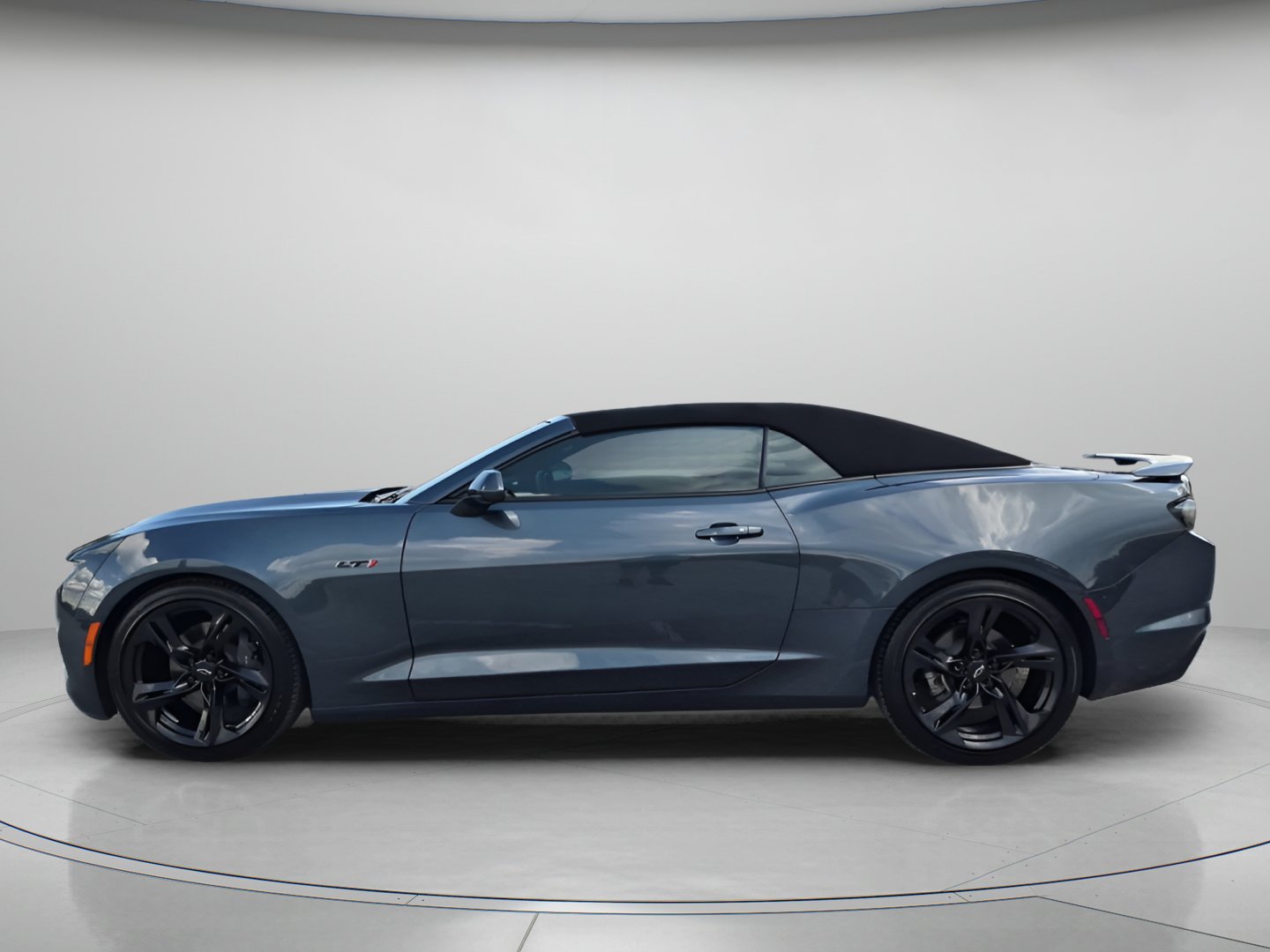 Used 2023 Shadow Gray Metallic Chevrolet LT1 image 2