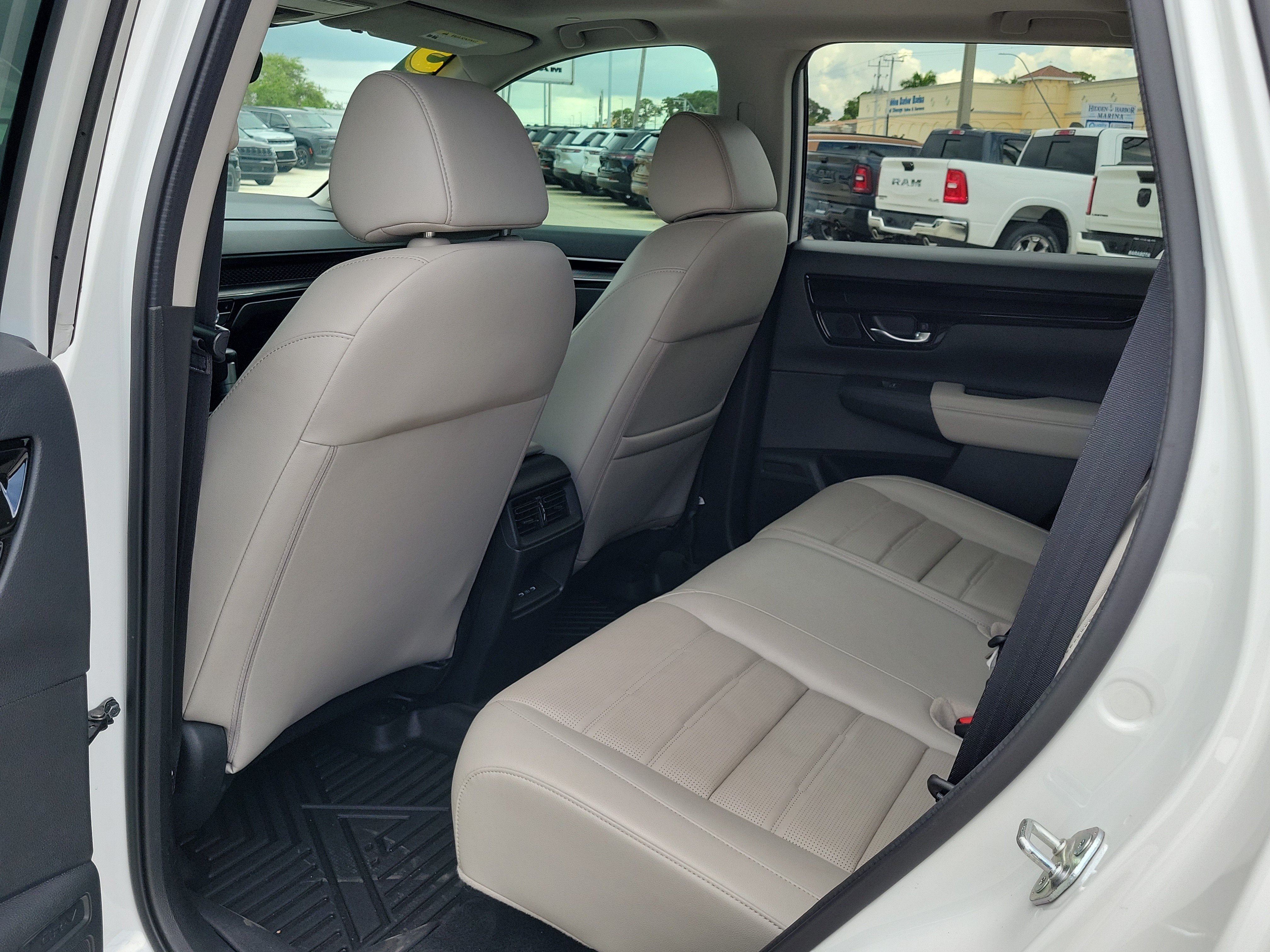 Used 2025 Sparkle Silver Honda EX-L image 13