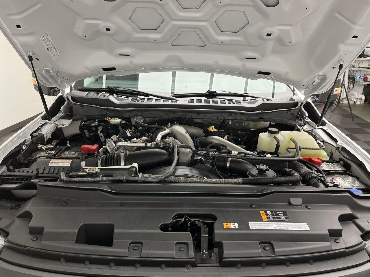 Used 2023 Oxford White Ford Lariat image 30