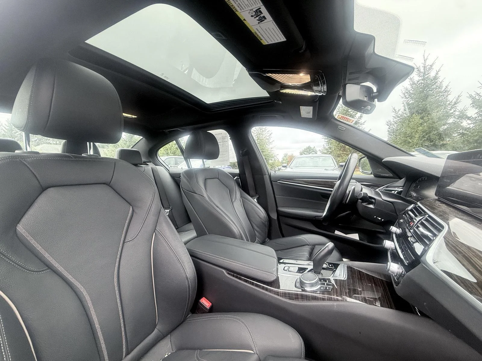 Used 2023 Black Sapphire Metallic BMW 530i xDrive image 9