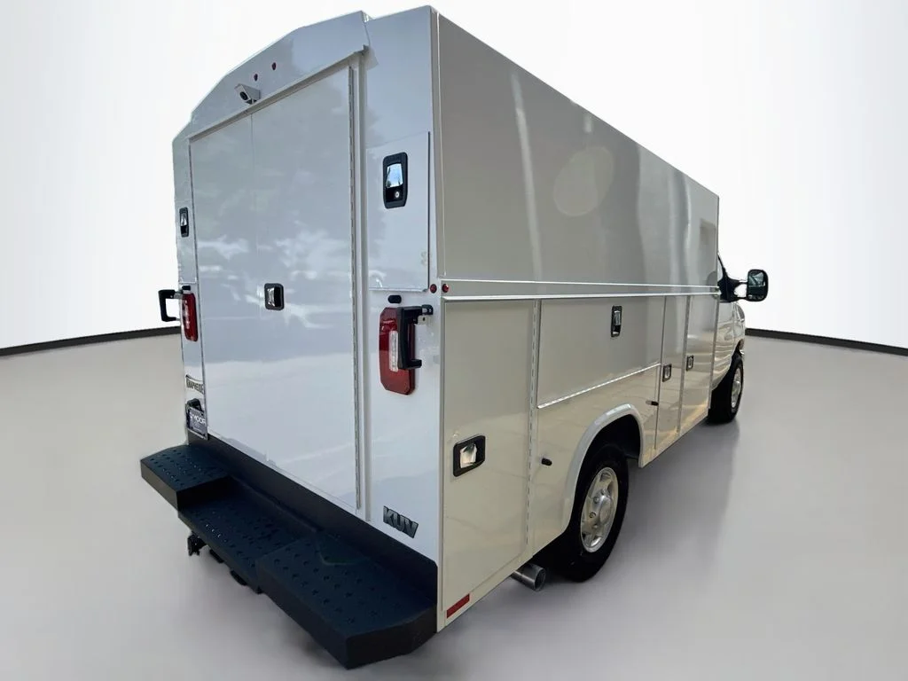 New 2027 Oxford White Ford E-350 SRW image 7