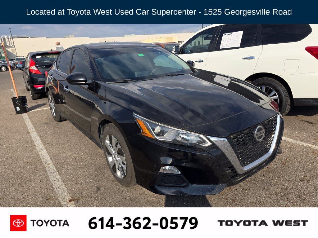 Used 2020 Black Nissan 2.5 S image 1