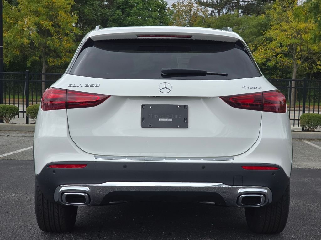 New 2026 Polar White Mercedes-Benz GLA 250 image 23