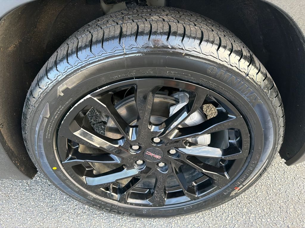 Used 2023 White GMC SLE image 12